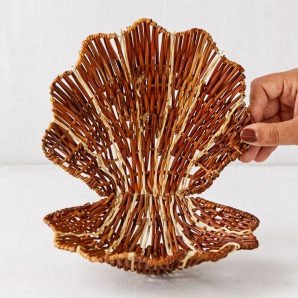 Wicker Shell Catch-All
